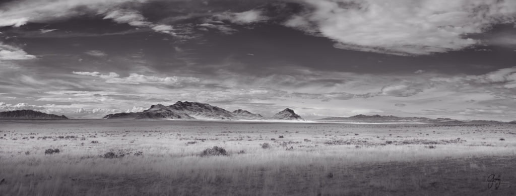 Black and white panorama of Utah&#039;s West desert